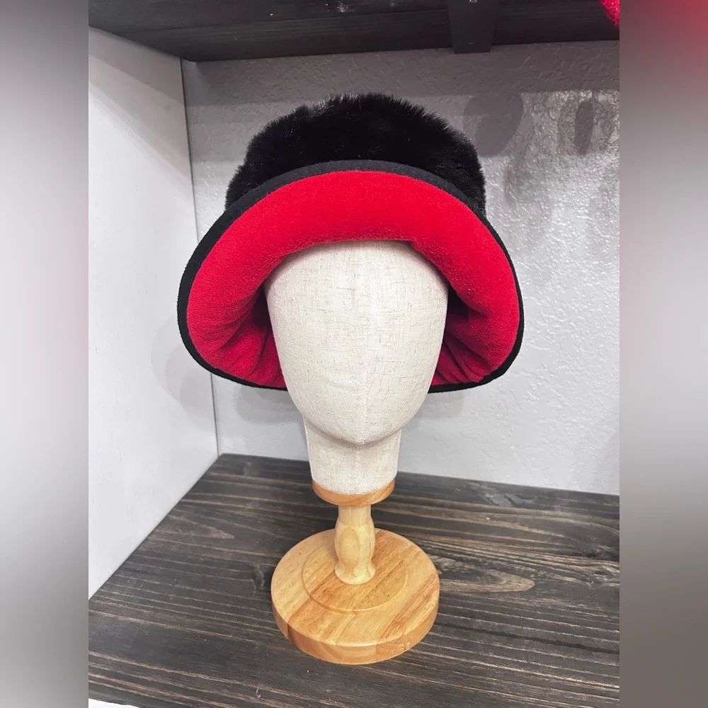 Fuzzy Bucket Hat One Size Cozy Winter Black & Red Vintage Reversible‎